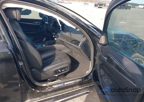 2020 BMW M550I xDrive z USA, uszkodzony, nr VIN WBAJS7C06LCD32269